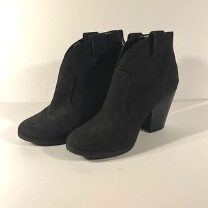 Soda Black V-Front Faux Suede Ankle Boots